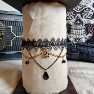 Collier goutte florale